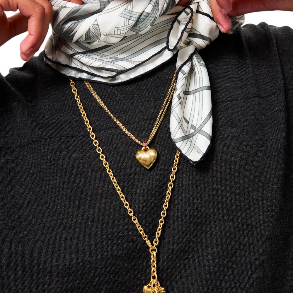 ROXANNE ASSOULIN The Textured Heart Necklace - Picture 3 of 10